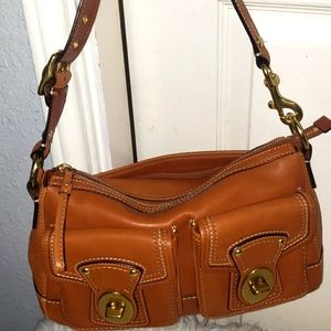 Coach Medium shoulder Strap purse